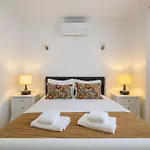 Villa Rosa Retreat By Portugal Portfolio